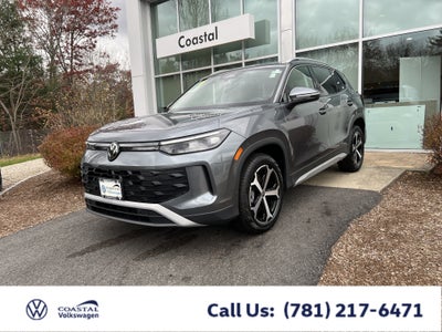 2025 Volkswagen Tiguan SE w/panoramic sunroof