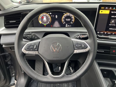 2025 Volkswagen Tiguan SE w/panoramic sunroof