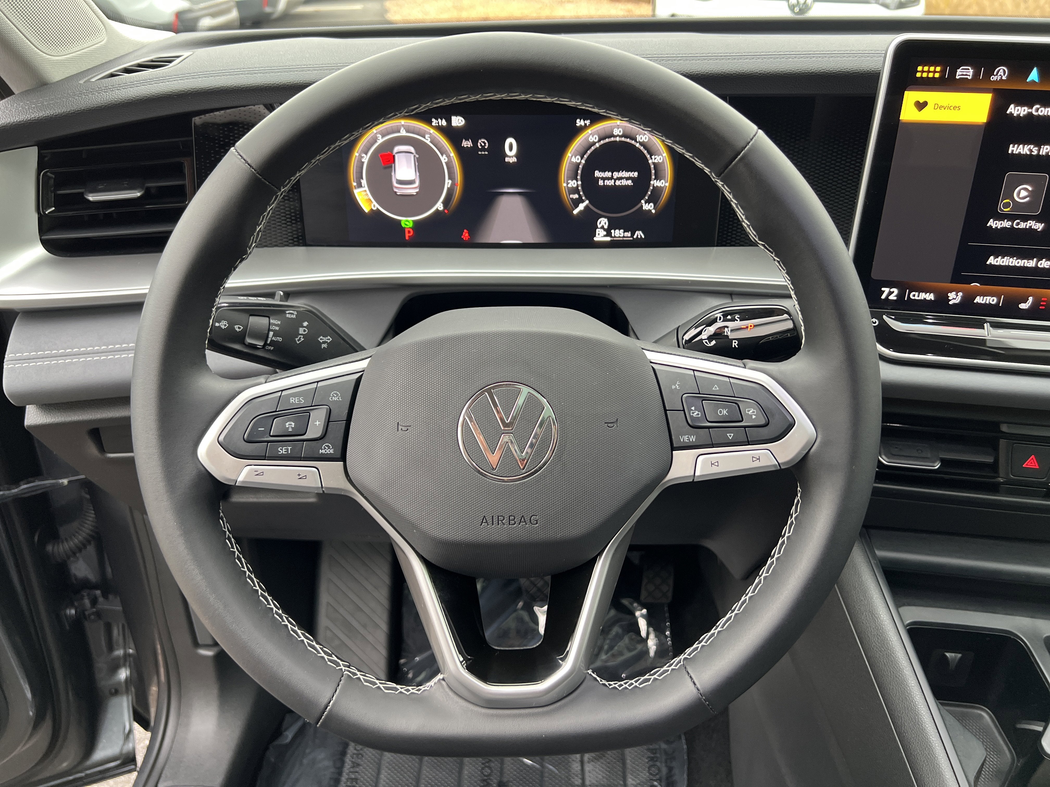 2025 Volkswagen Tiguan SE w/panoramic sunroof