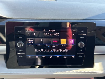 2025 Volkswagen Taos SE w/panoramic sunroof