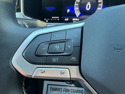 2026 Volkswagen Taos SE w/panoramic sunroof