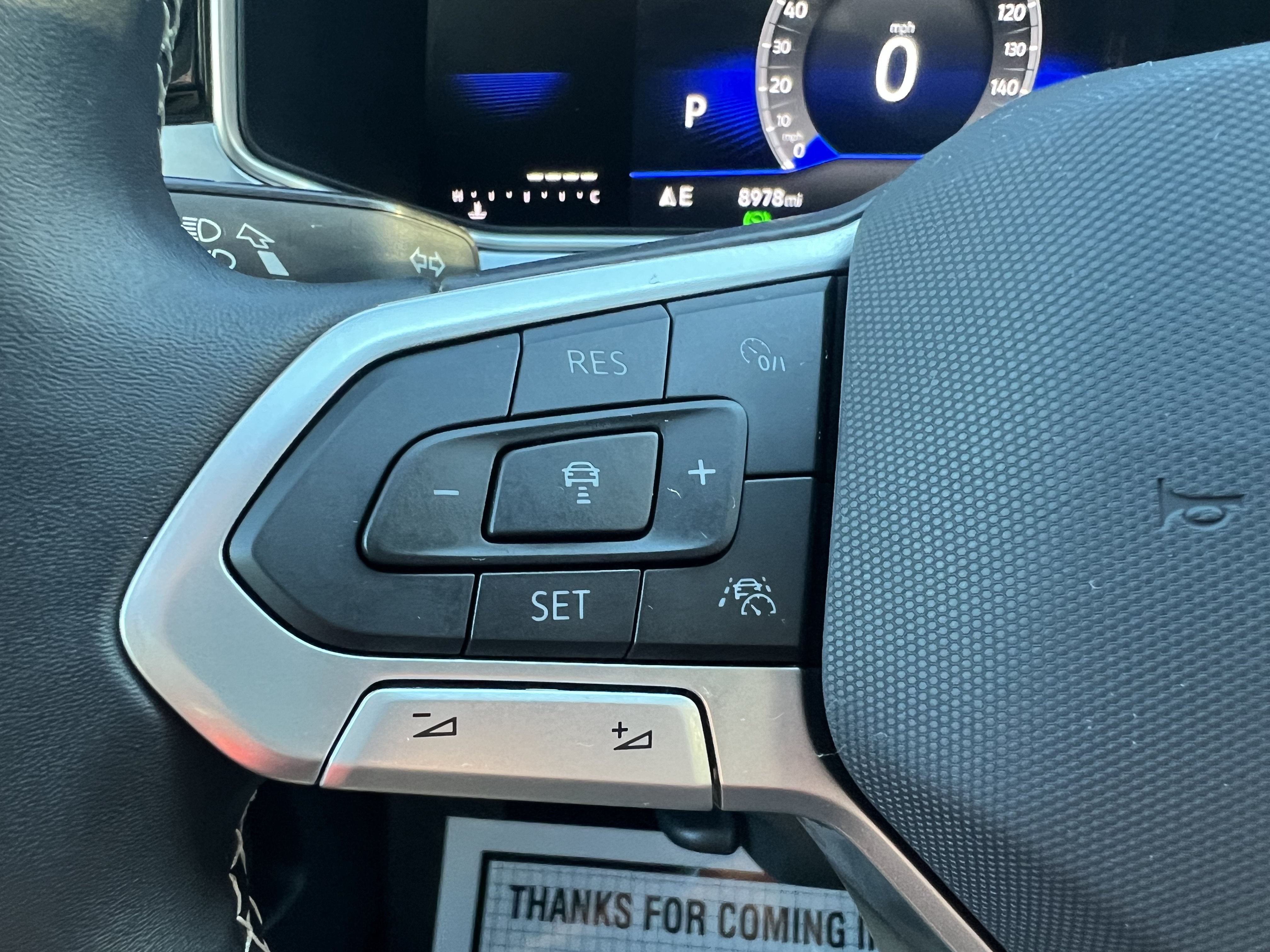 2026 Volkswagen Taos SE w/panoramic sunroof