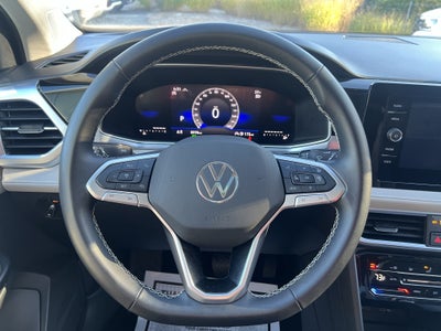 2026 Volkswagen Taos SE w/panoramic sunroof