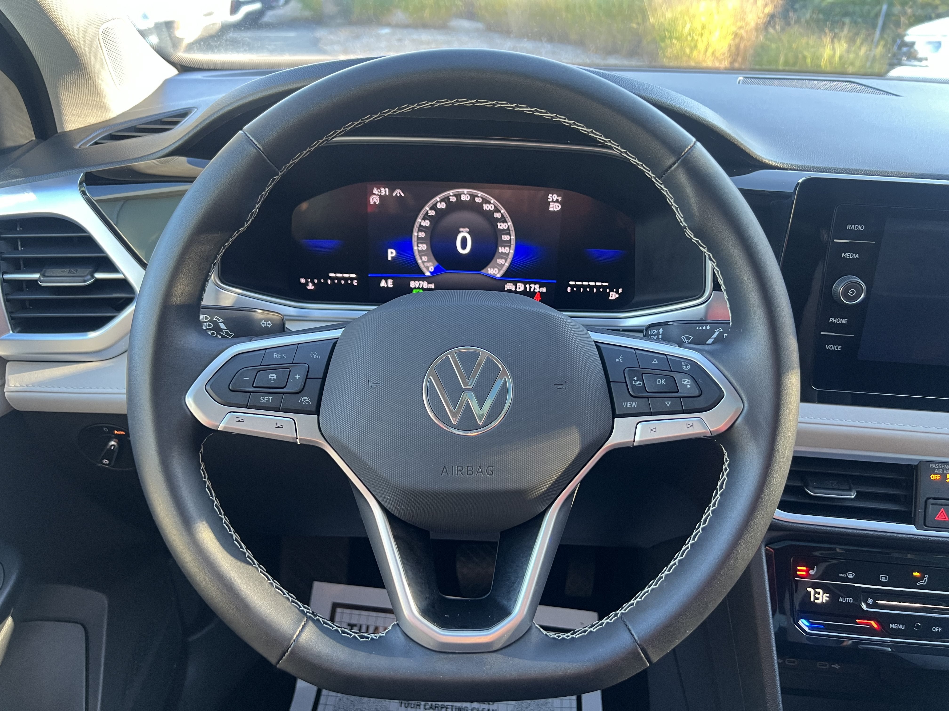 2026 Volkswagen Taos SE w/panoramic sunroof