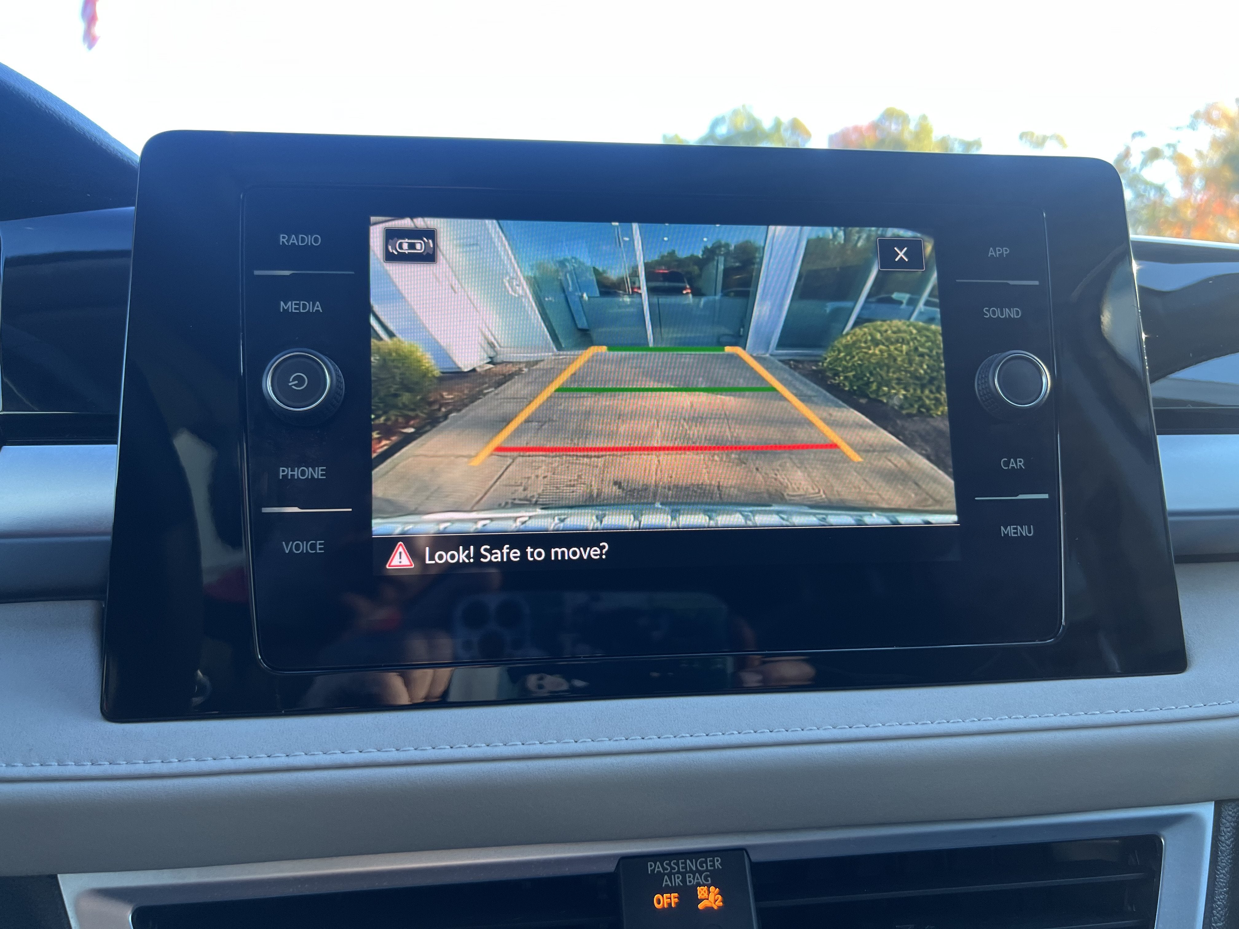 2026 Volkswagen Taos SE w/panoramic sunroof