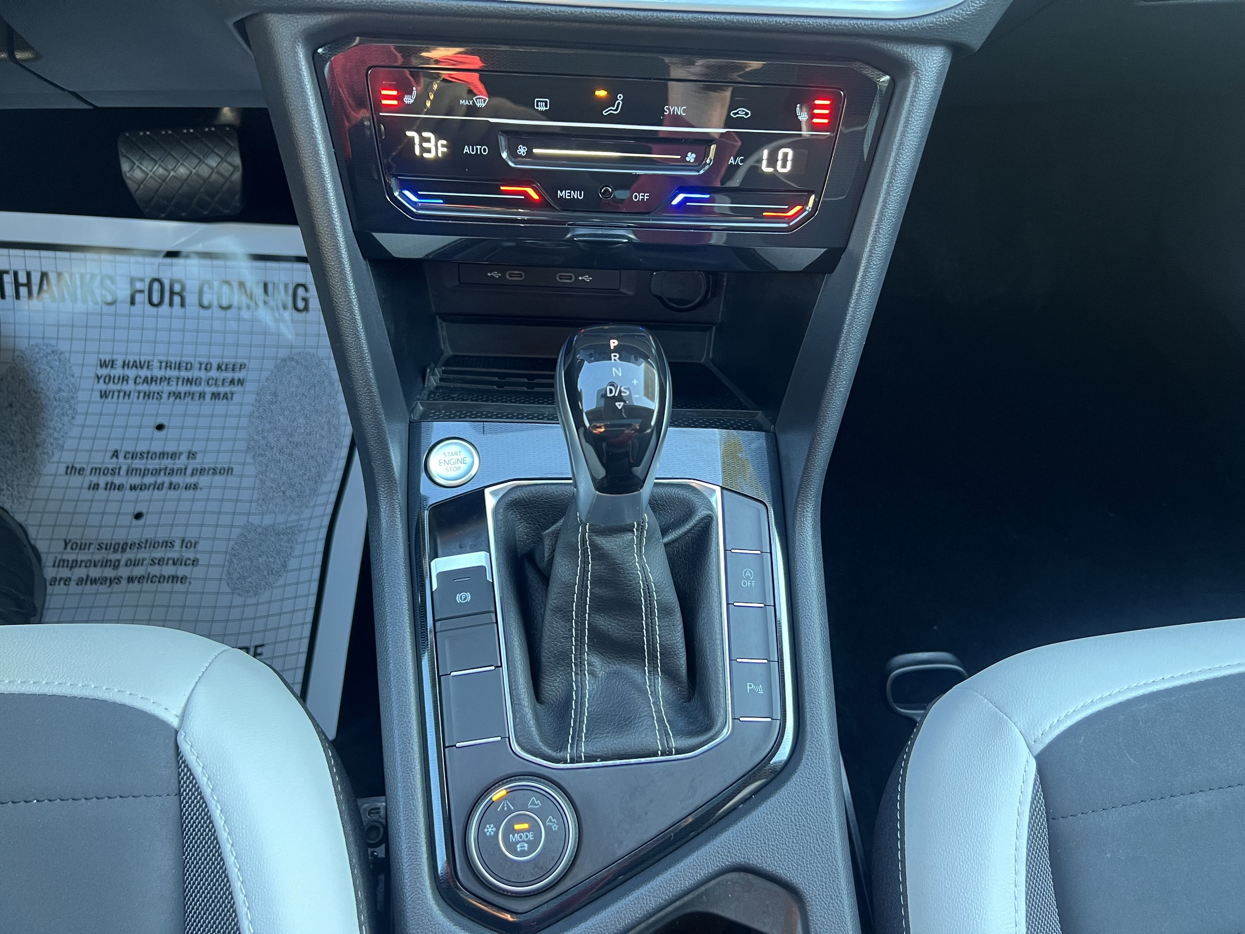 2026 Volkswagen Taos SE w/panoramic sunroof
