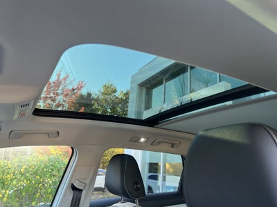 2026 Volkswagen Taos SE w/panoramic sunroof