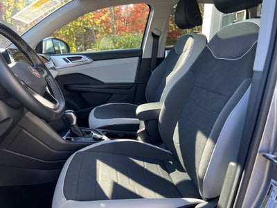 2026 Volkswagen Taos SE w/panoramic sunroof