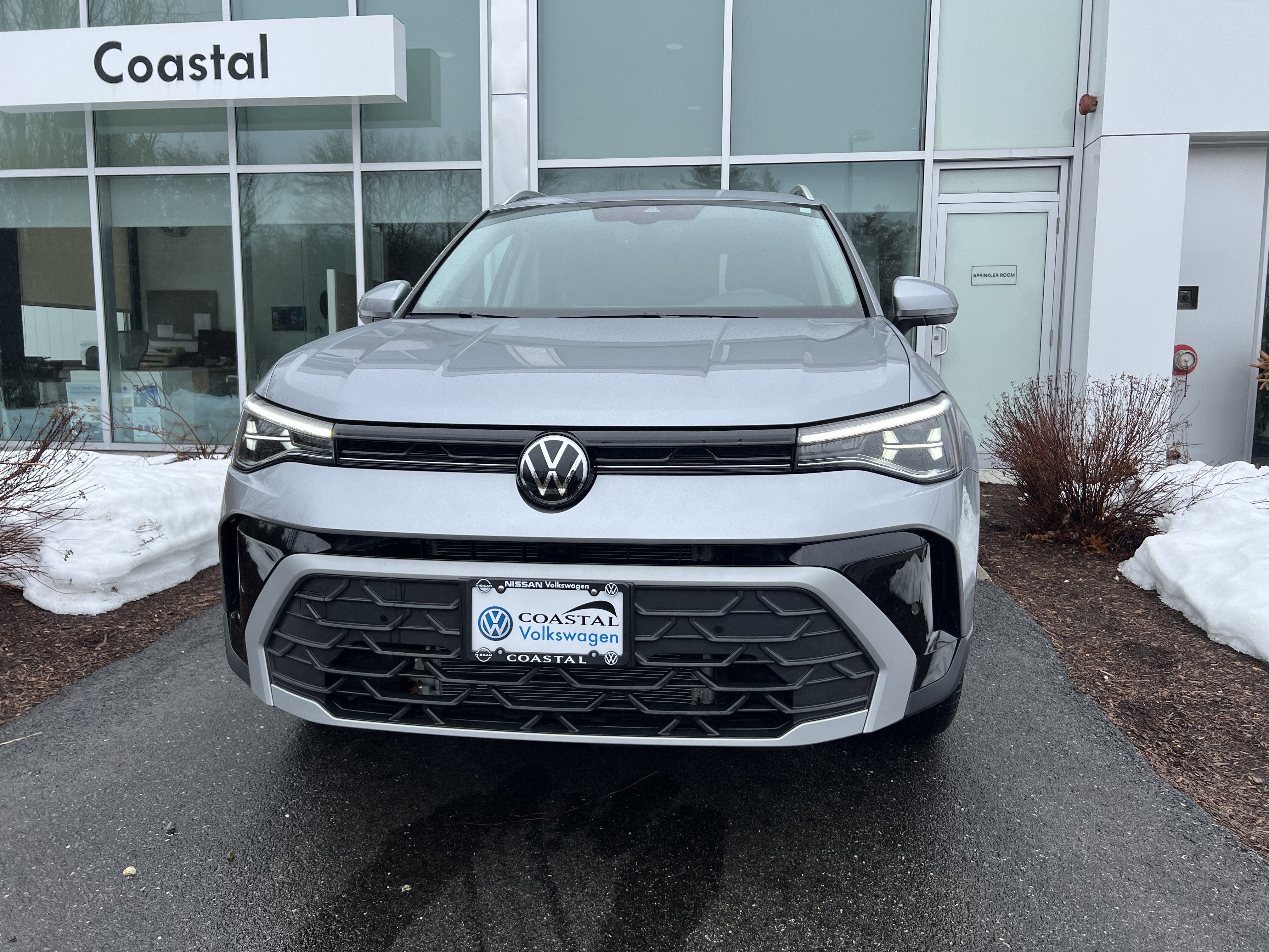 2025 Volkswagen Taos SE w/panoramic sunroof