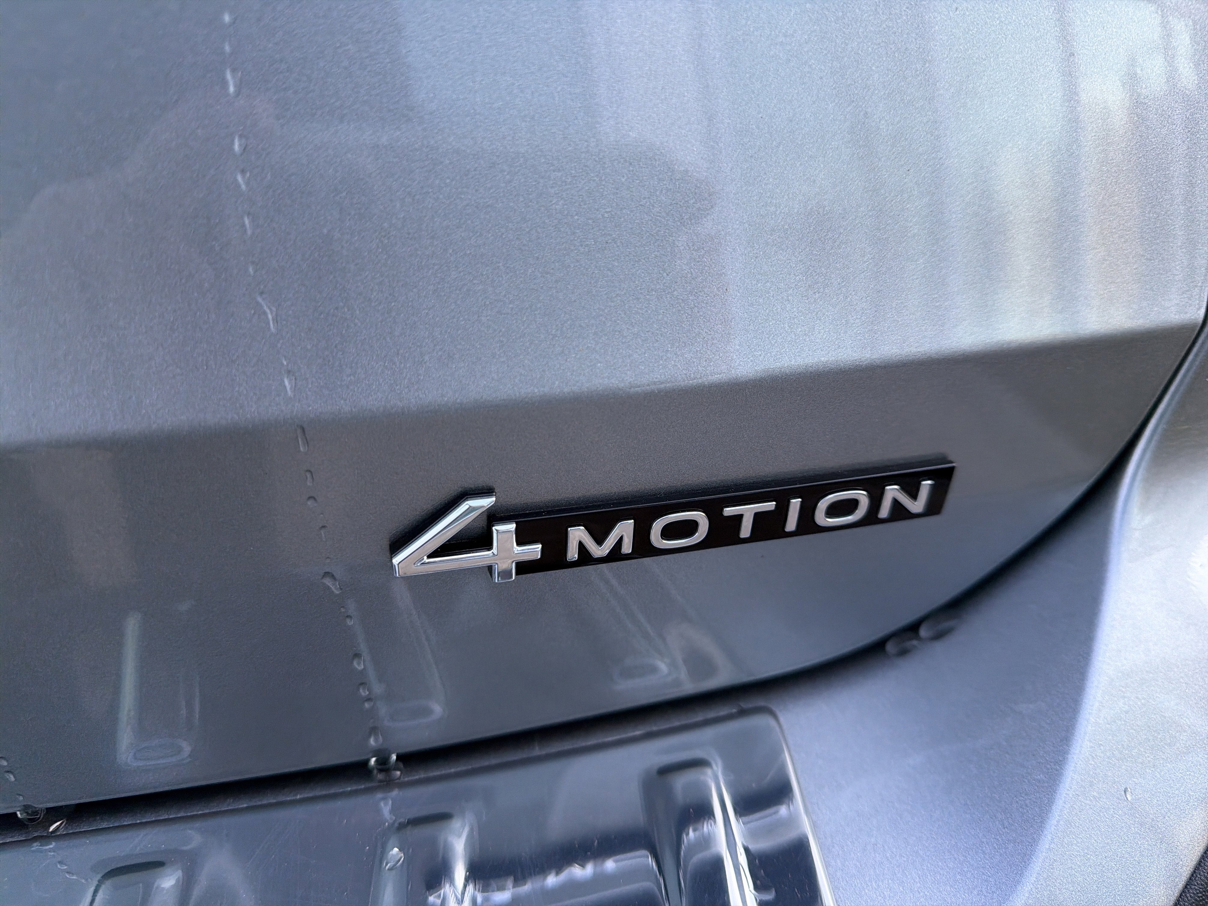 2025 Volkswagen Taos SE w/panoramic sunroof