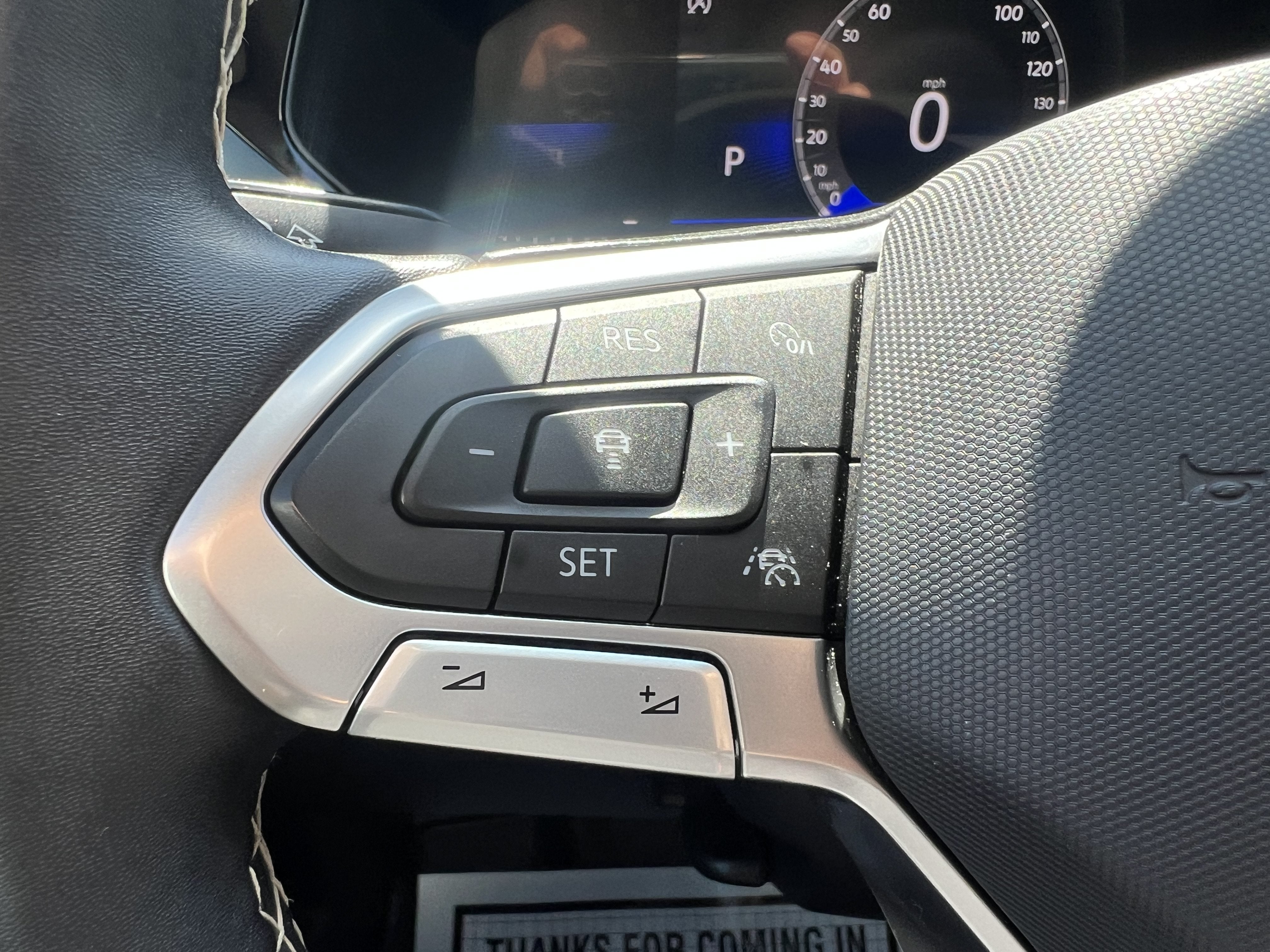 2023 Volkswagen Taos SE w/panoramic sunroof