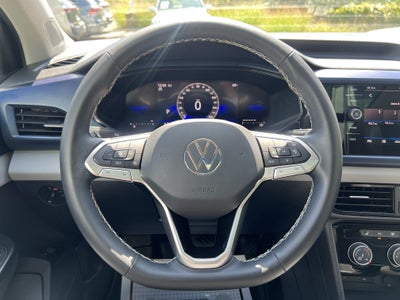 2023 Volkswagen Taos SE w/panoramic sunroof