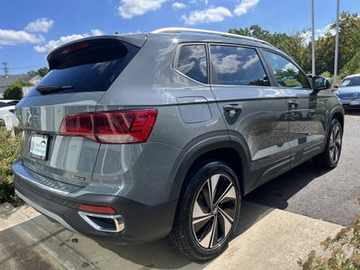 2023 Volkswagen Taos SE w/panoramic sunroof