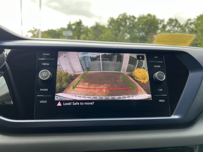 2023 Volkswagen Taos SE w/panoramic sunroof