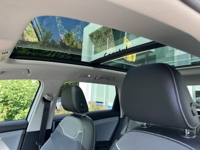 2024 Volkswagen Taos SE w/panoramic sunroof