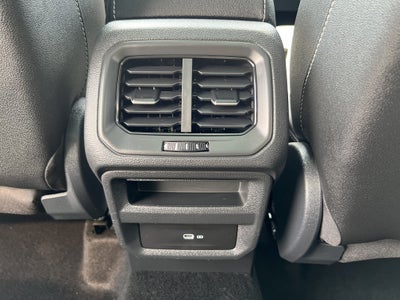 2024 Volkswagen Taos SE w/panoramic sunroof