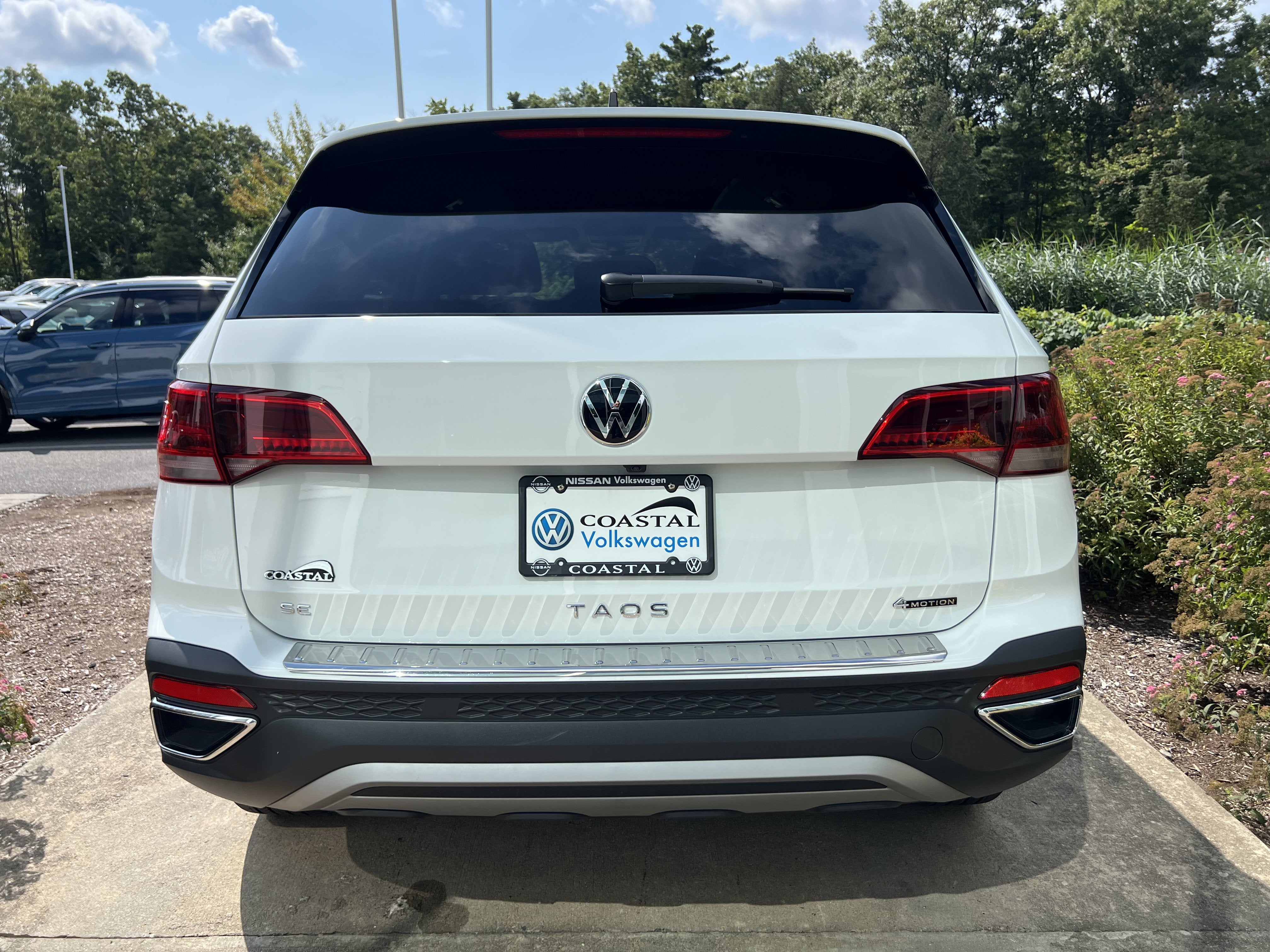 2024 Volkswagen Taos SE w/panoramic sunroof