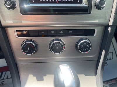 2015 Volkswagen Golf TDI S