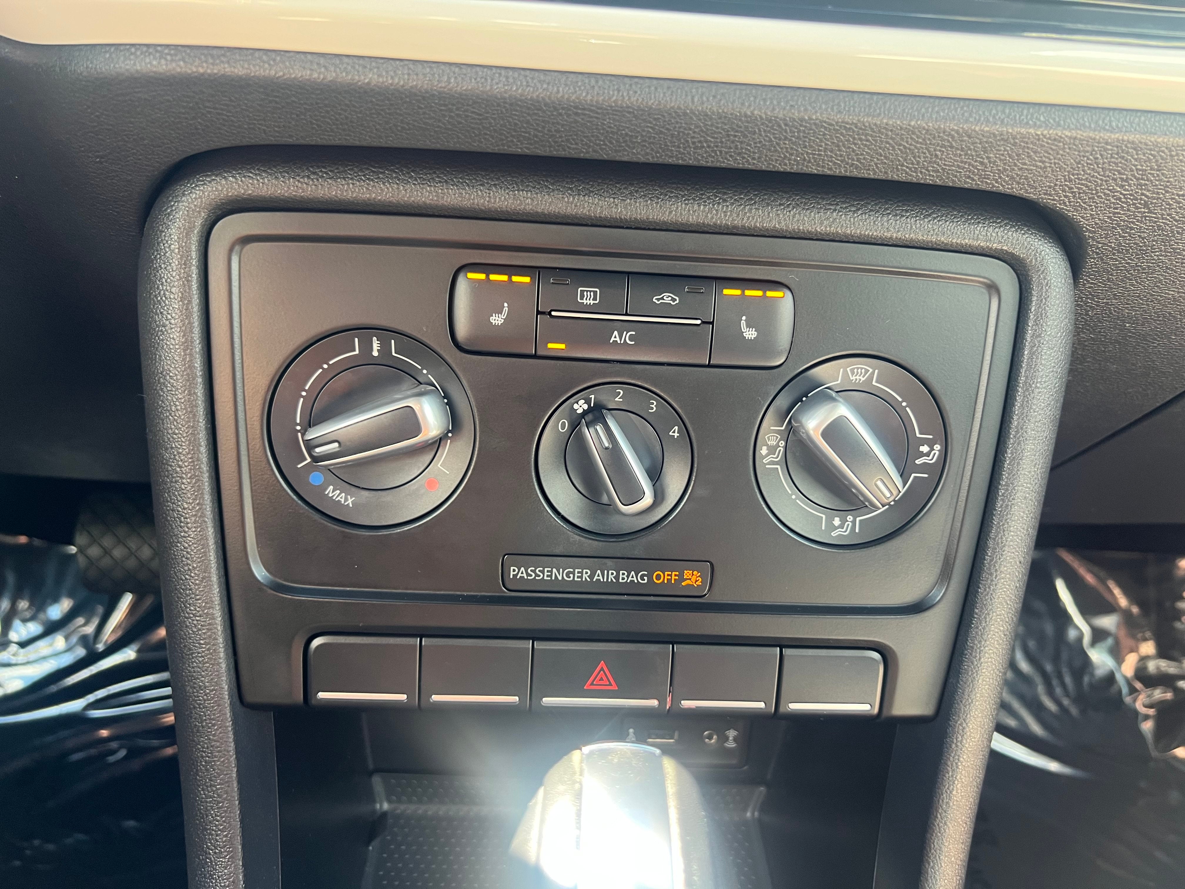 2017 Volkswagen Beetle Convertible Base
