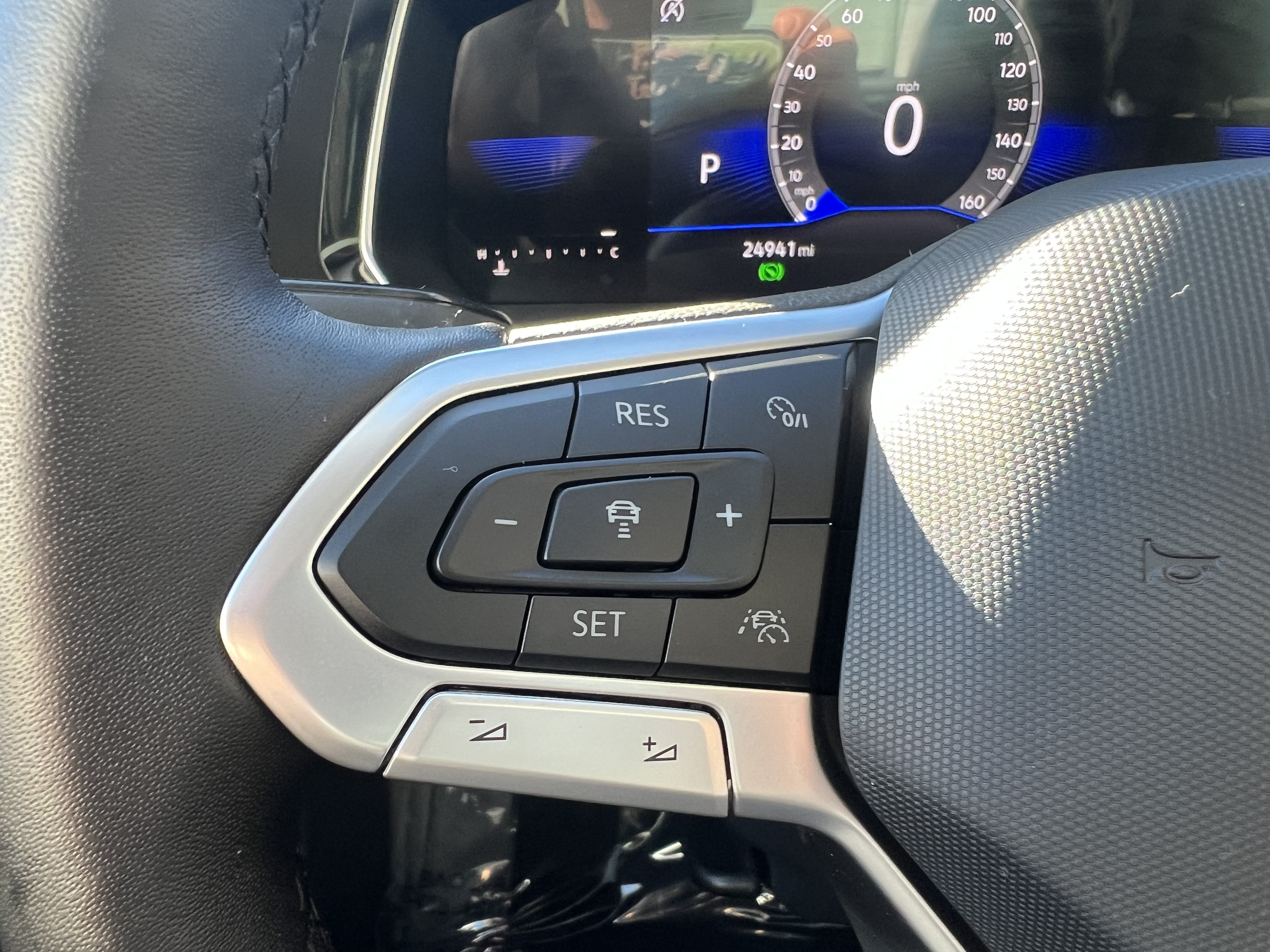 2023 Volkswagen Jetta SE w/sunroof