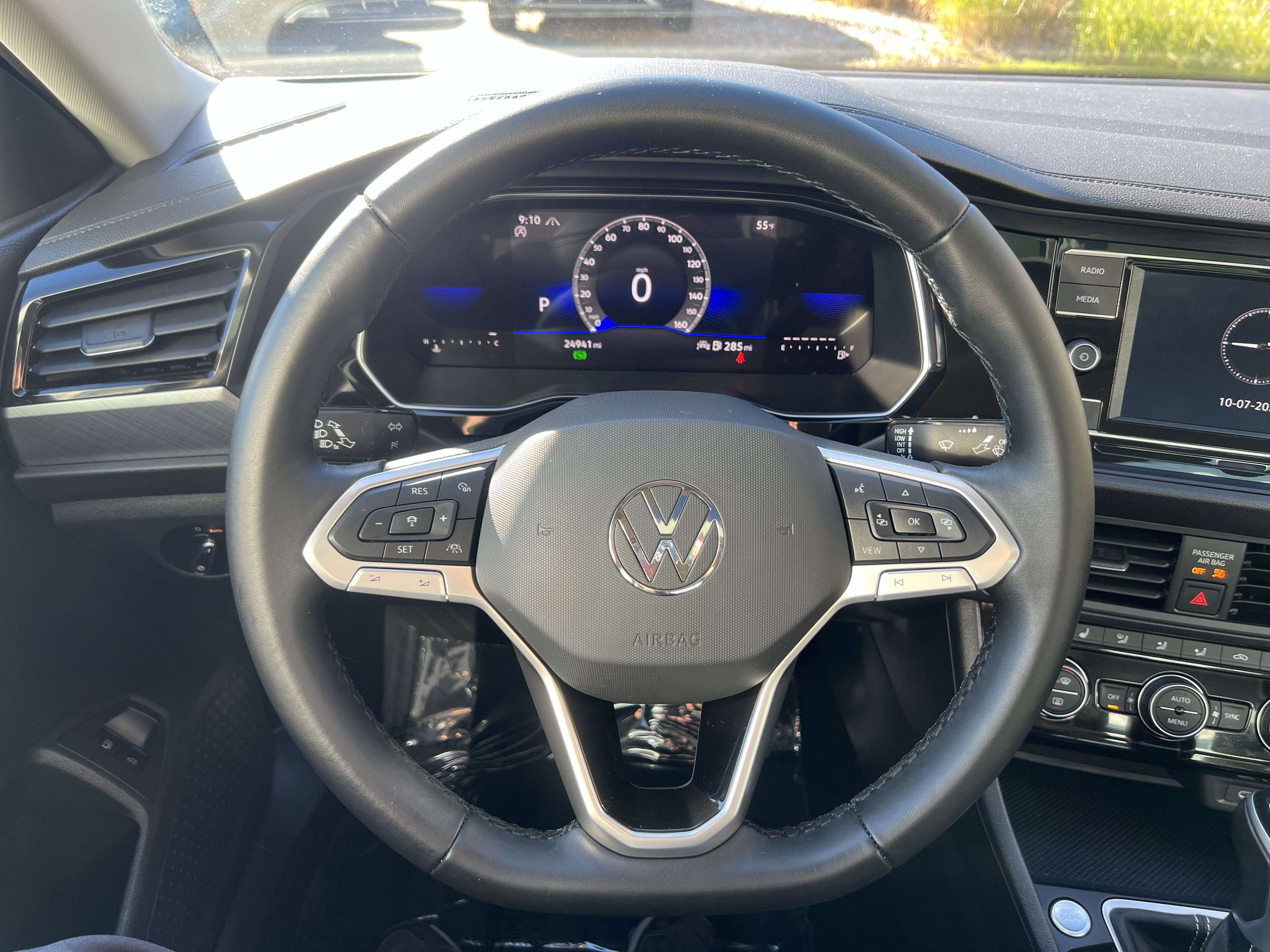 2023 Volkswagen Jetta SE w/sunroof