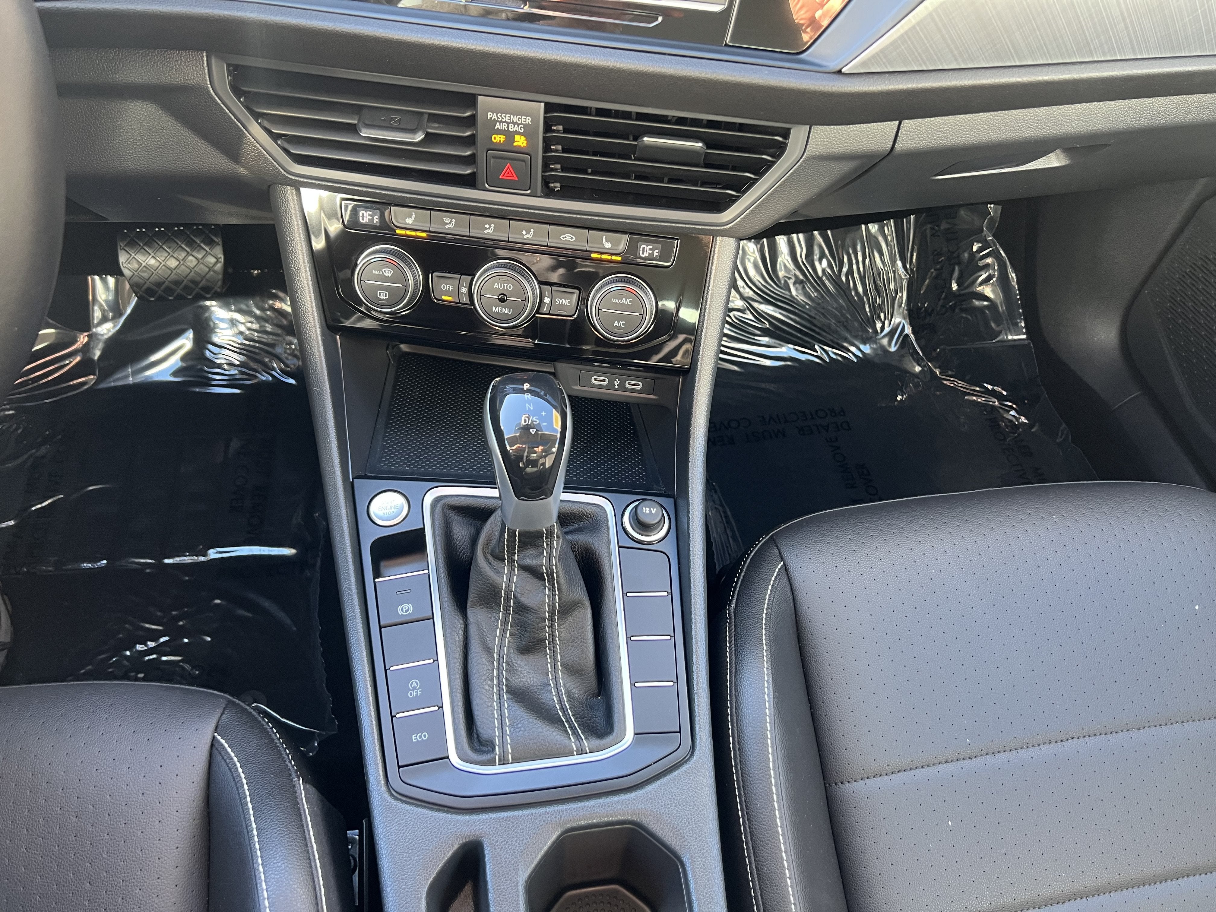2023 Volkswagen Jetta SE w/sunroof