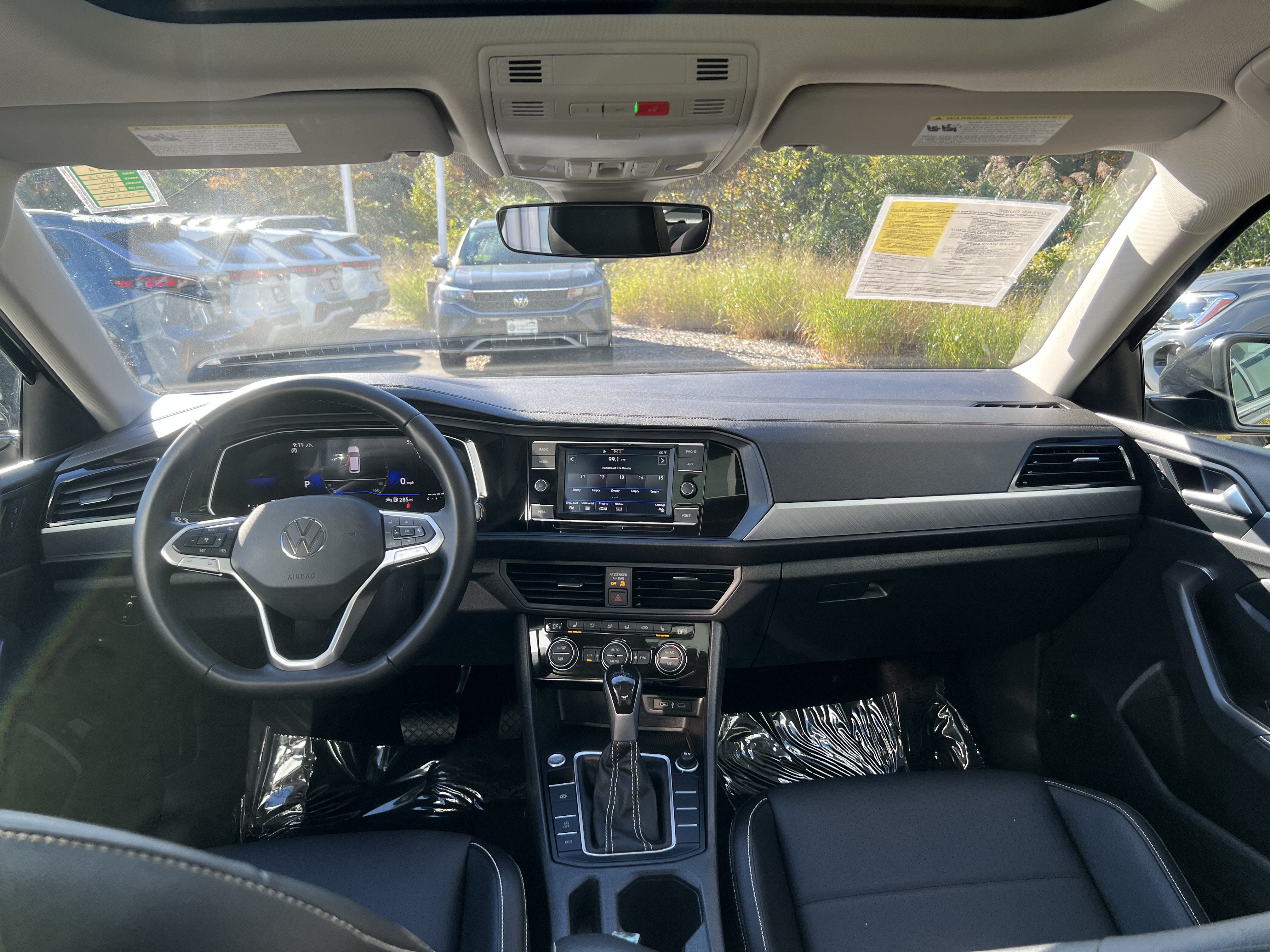 2023 Volkswagen Jetta SE w/sunroof