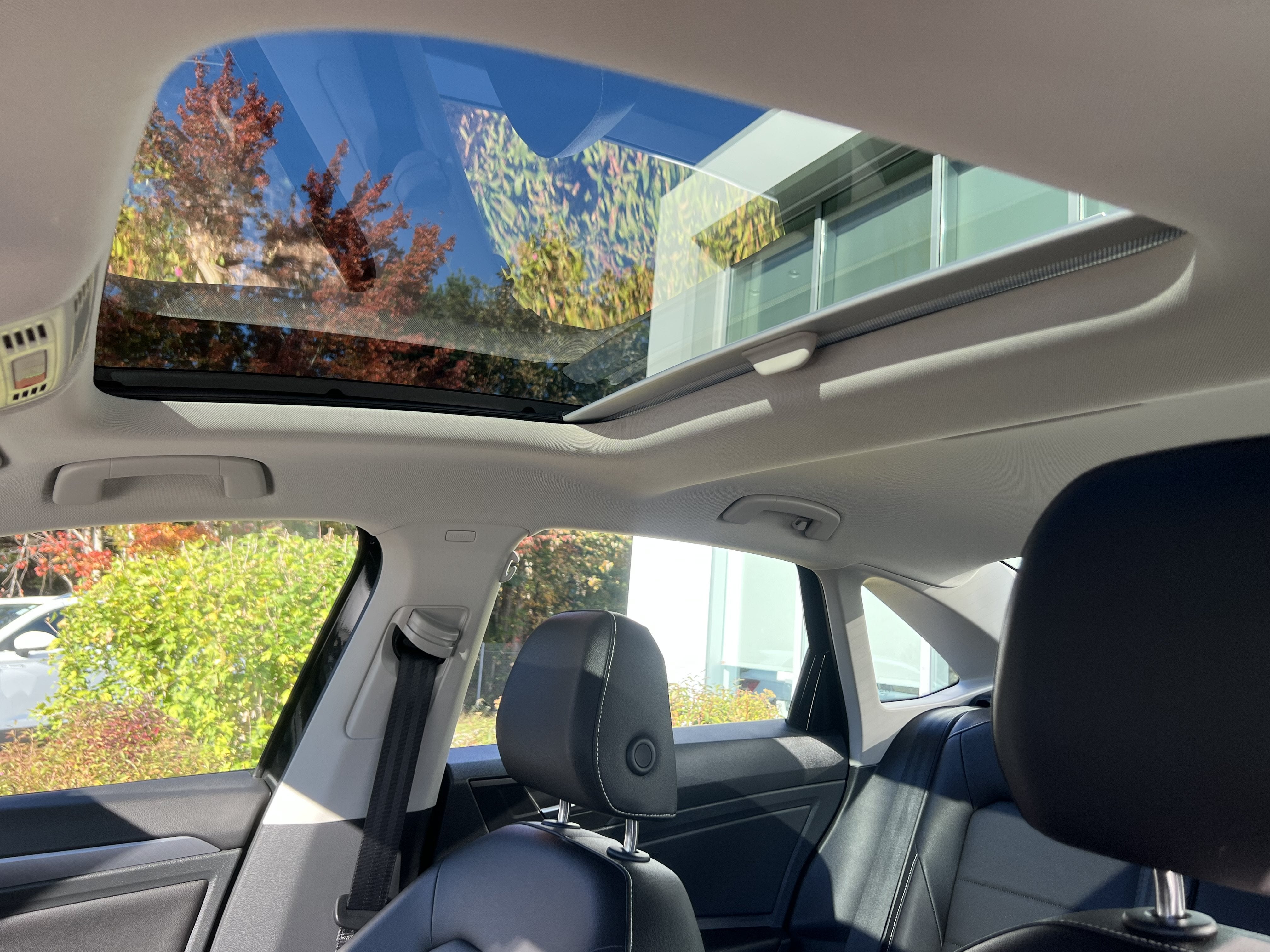 2023 Volkswagen Jetta SE w/sunroof