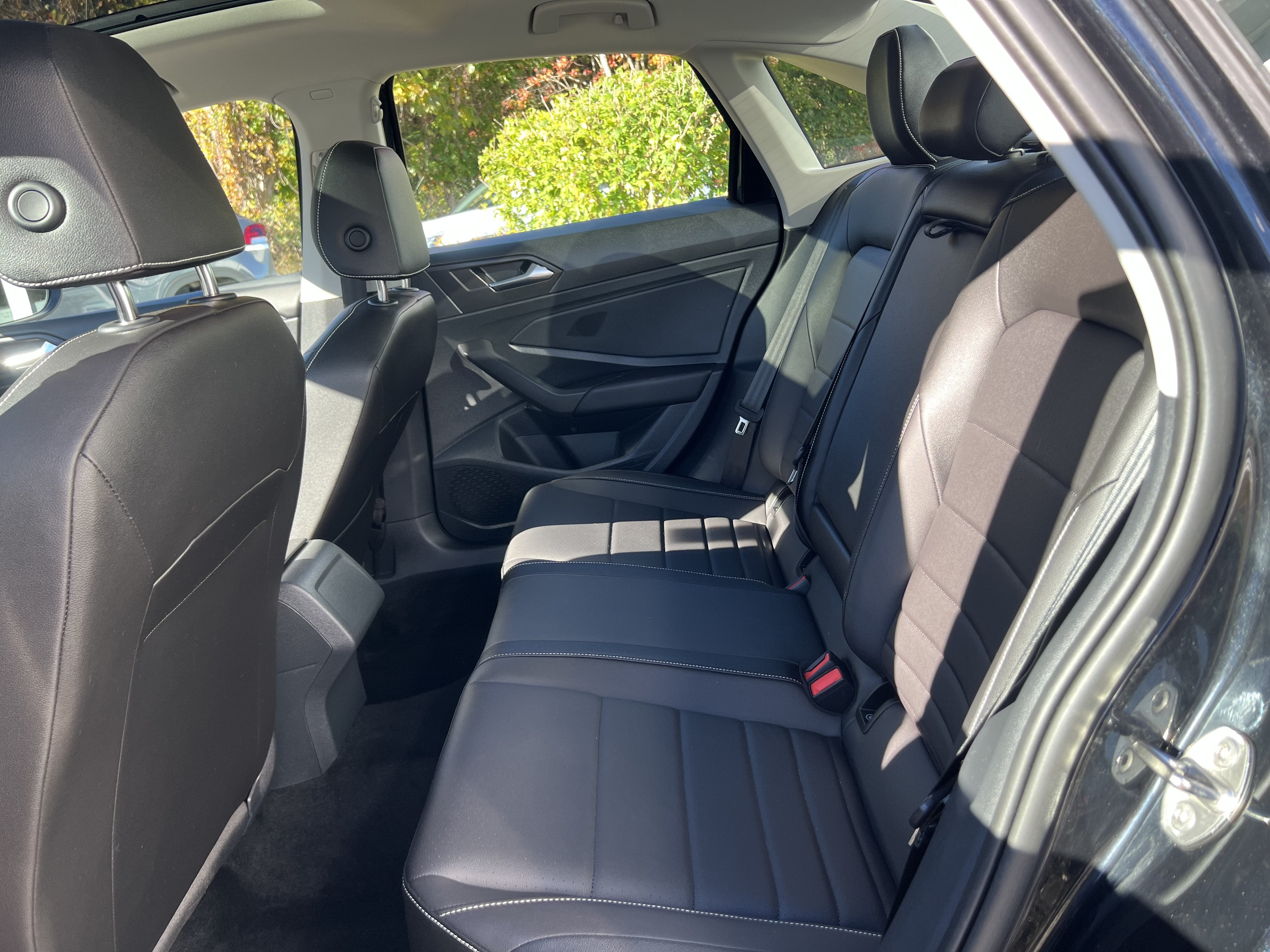 2023 Volkswagen Jetta SE w/sunroof