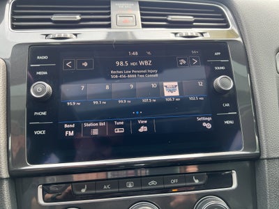2019 Volkswagen Golf SE