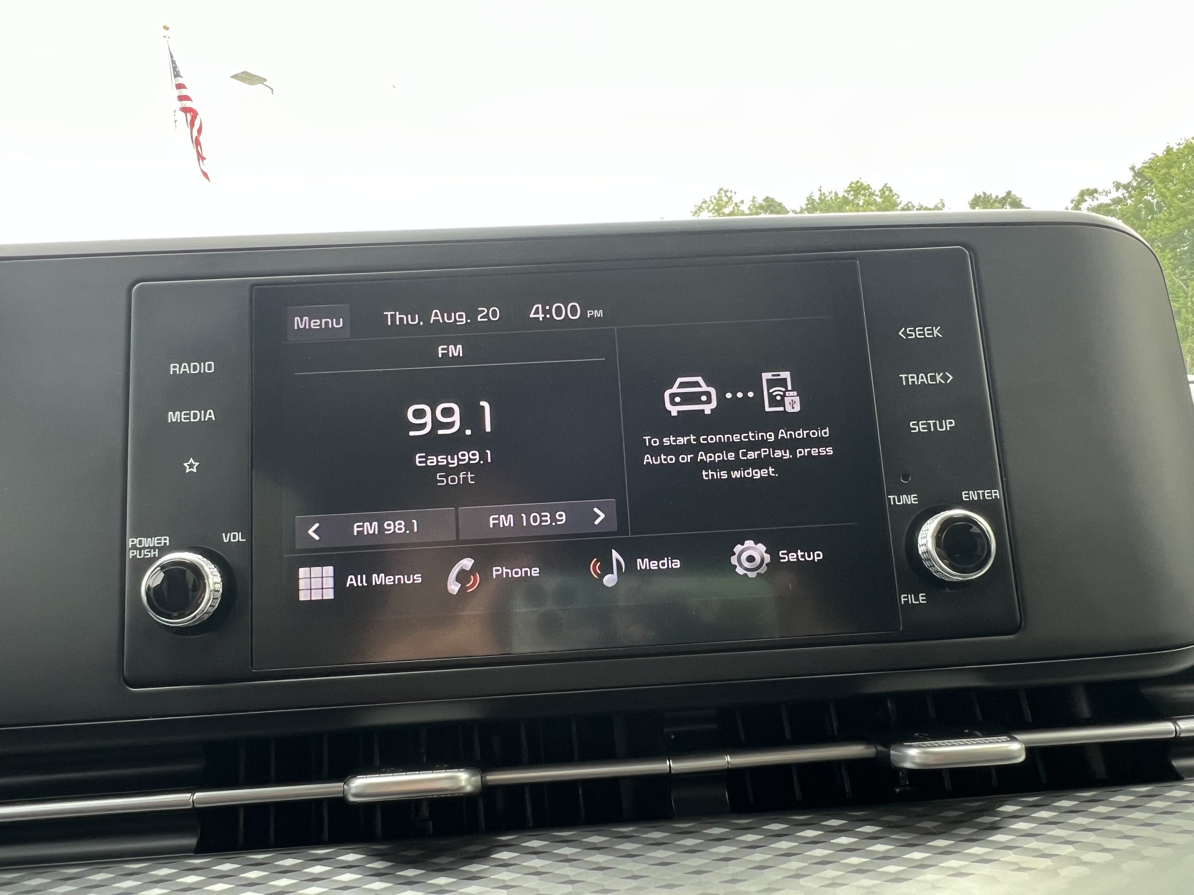 2024 Kia Carnival LX