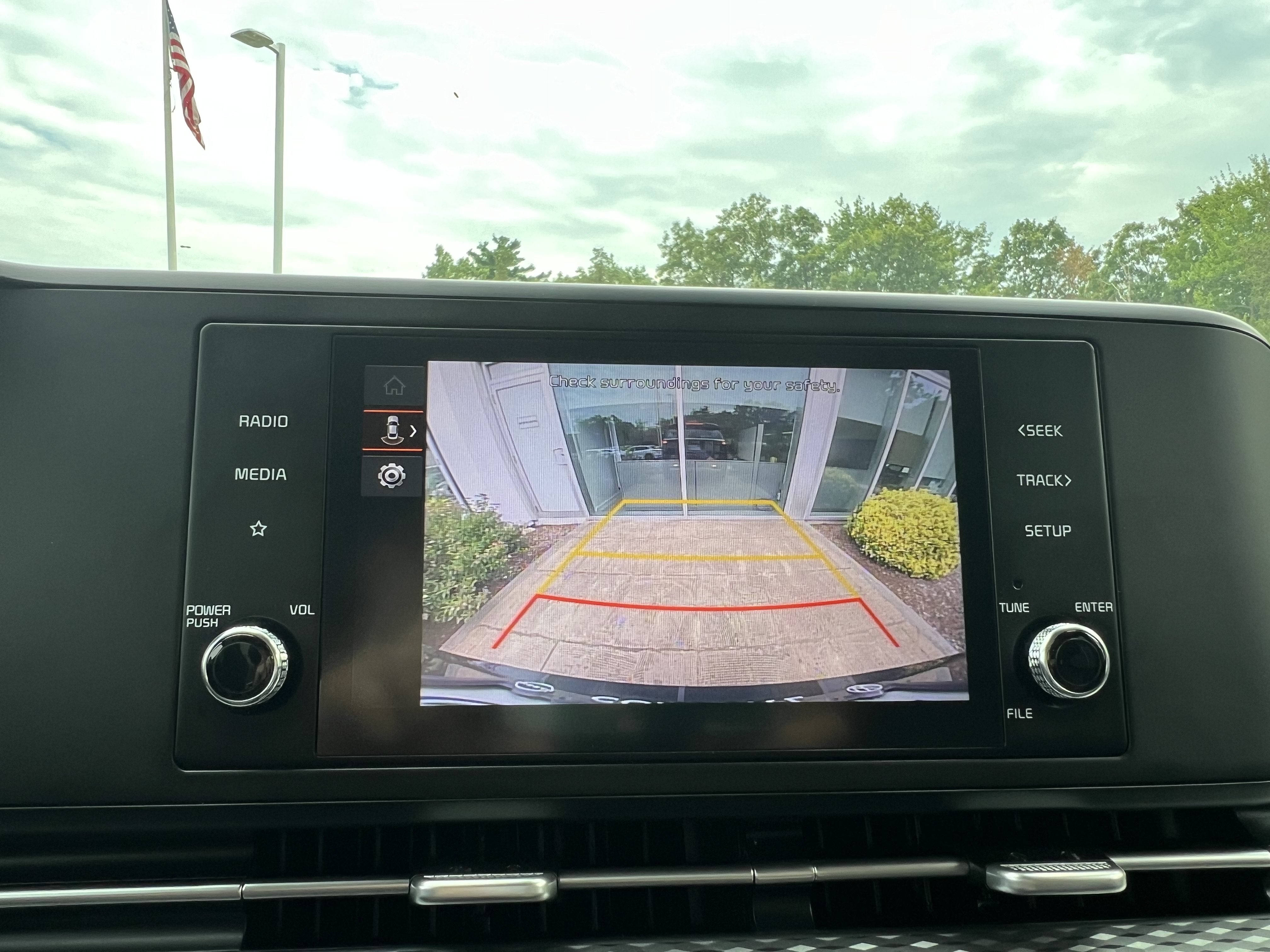 2024 Kia Carnival LX