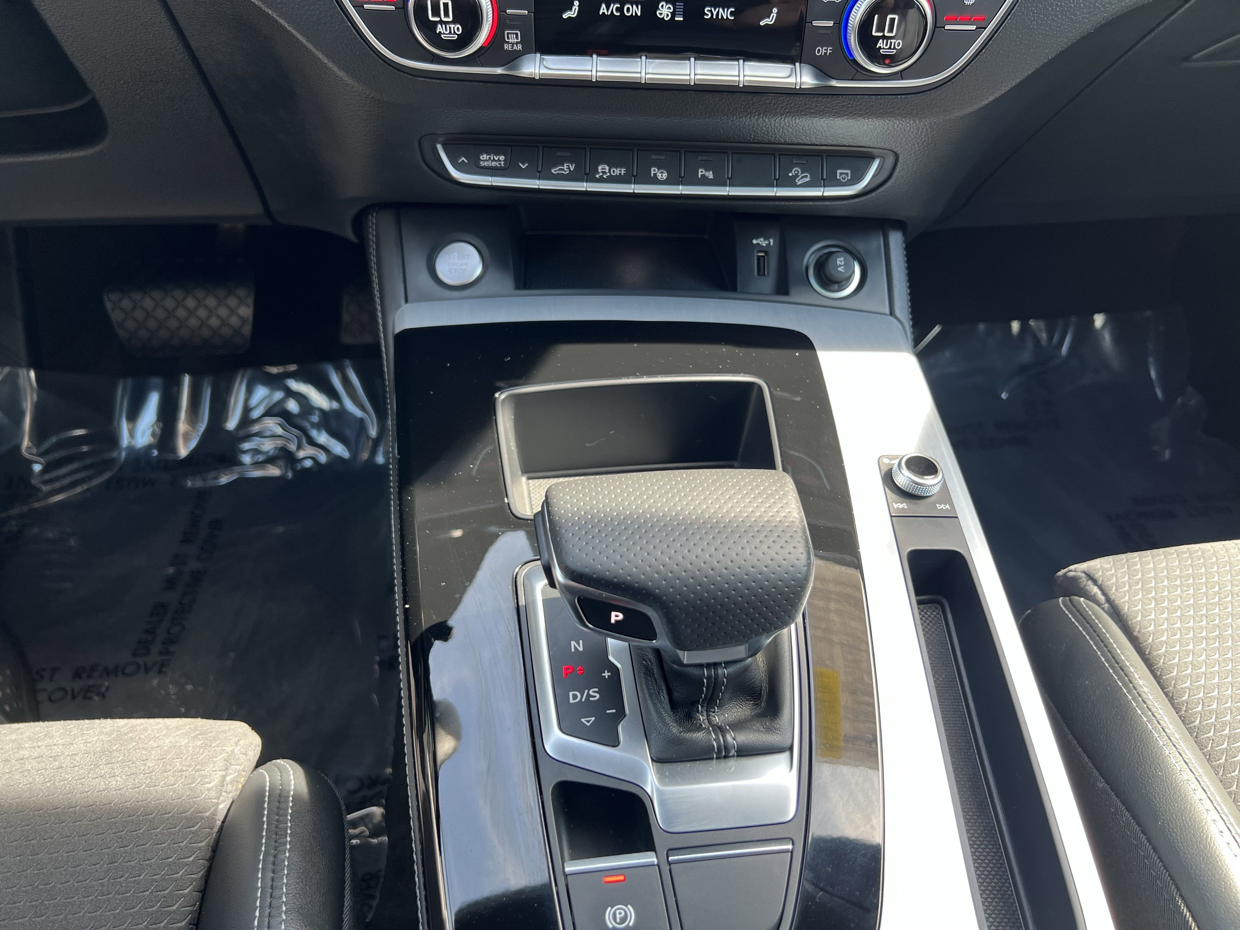 2024 Audi Q5 S line Prestige